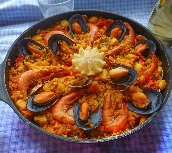 paella de pescado y marisco